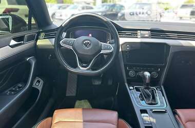 Седан Volkswagen Passat 2020 в Чернівцях