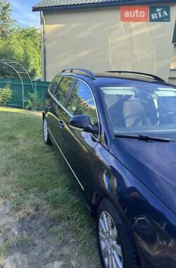 Универсал Volkswagen Passat 2010 в Львове