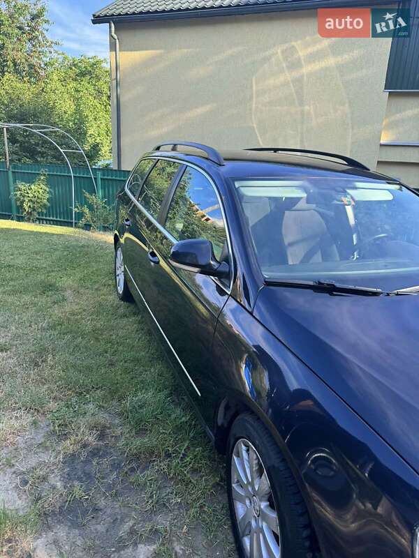 Універсал Volkswagen Passat 2010 в Львові