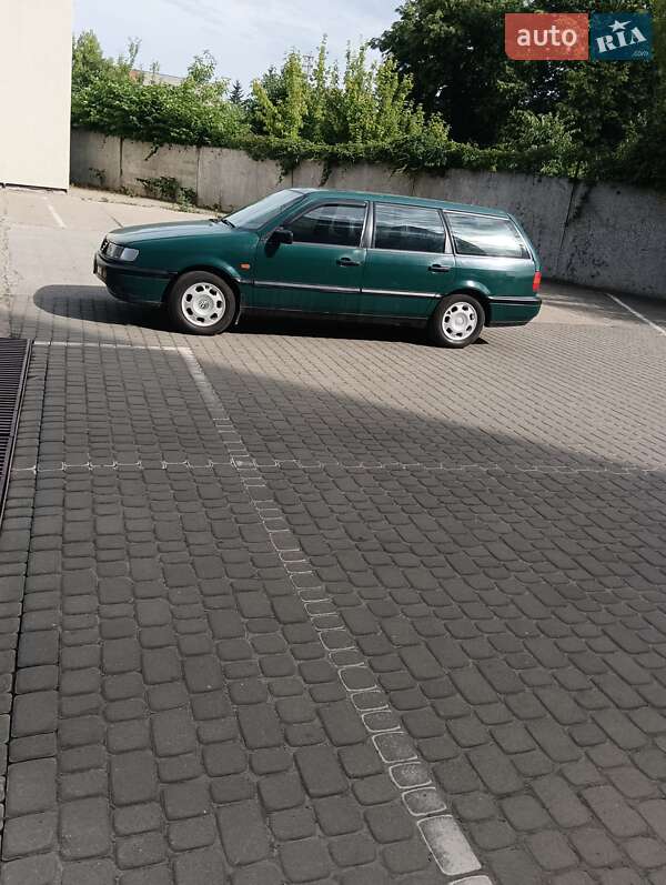 Универсал Volkswagen Passat 1995 в Львове