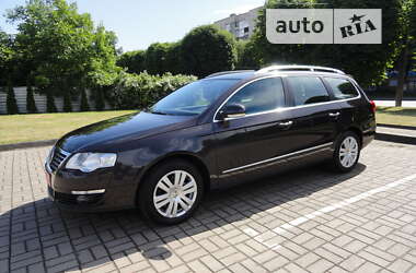 Універсал Volkswagen Passat 2010 в Луцьку