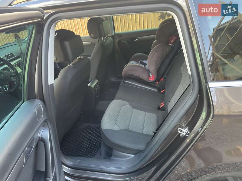 Универсал Volkswagen Passat 2012 в Ужгороде