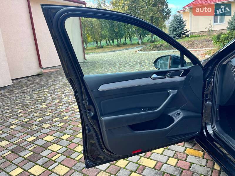 Універсал Volkswagen Passat 2019 в Києві