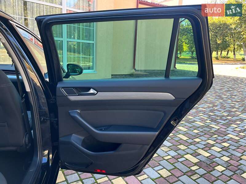 Універсал Volkswagen Passat 2019 в Києві