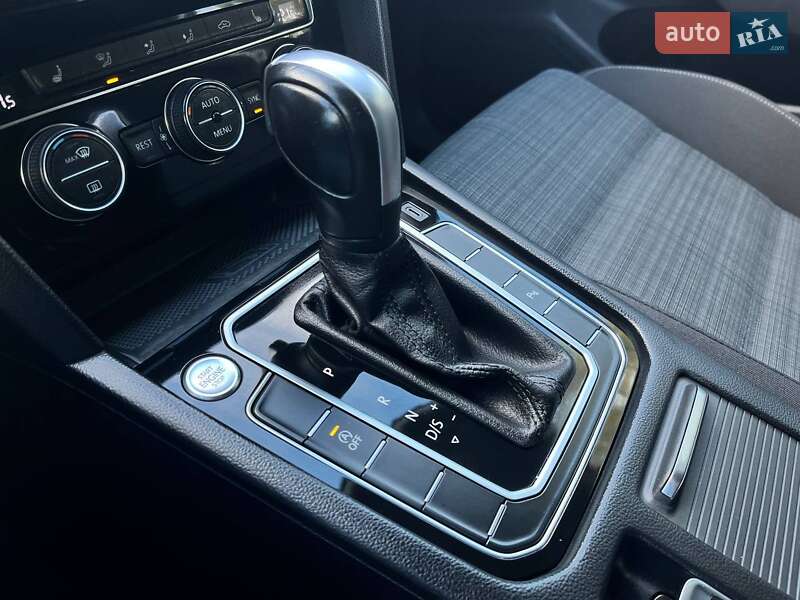 Універсал Volkswagen Passat 2019 в Києві