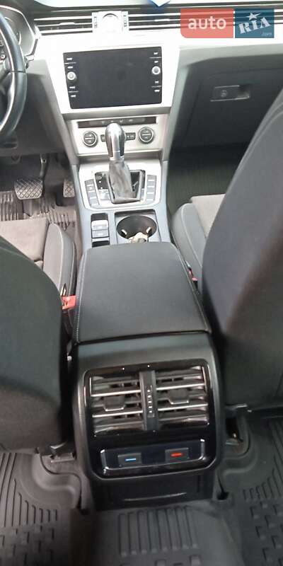 Универсал Volkswagen Passat 2018 в Краматорске