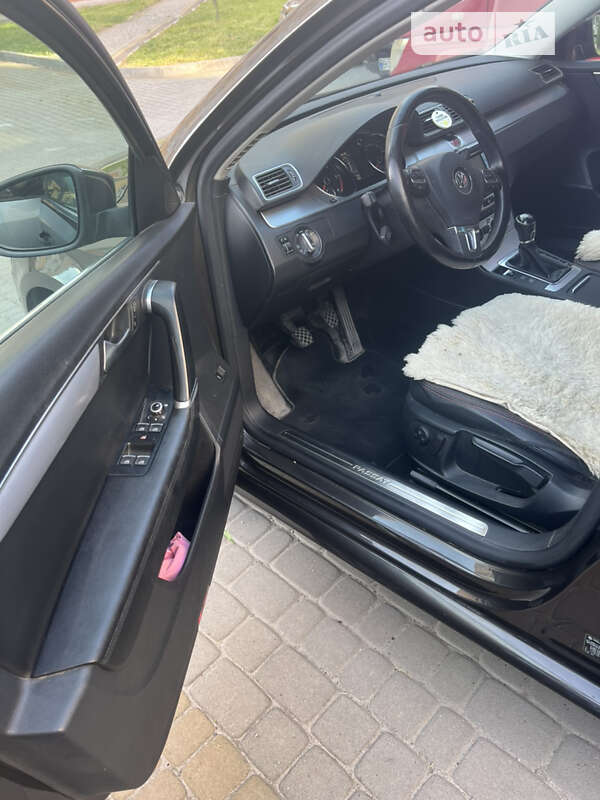 Універсал Volkswagen Passat 2013 в Тернополі