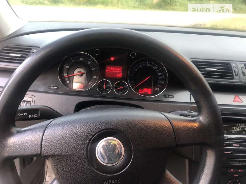 Седан Volkswagen Passat 2005 в Монастырище