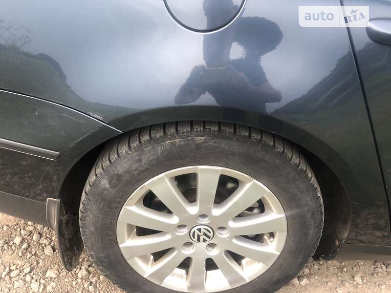 Седан Volkswagen Passat 2005 в Монастырище