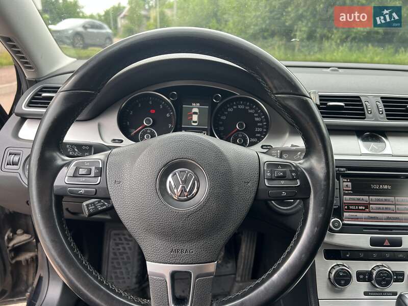 Седан Volkswagen Passat 2012 в Коростені