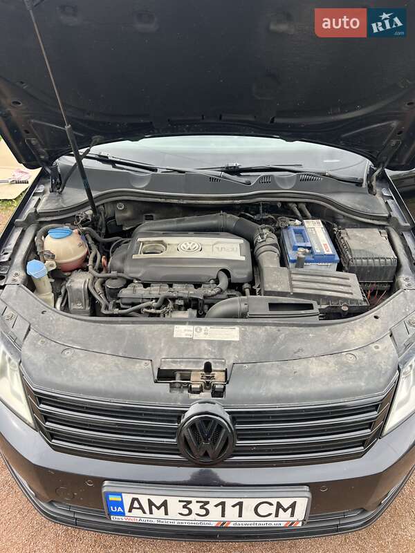 Седан Volkswagen Passat 2012 в Коростені