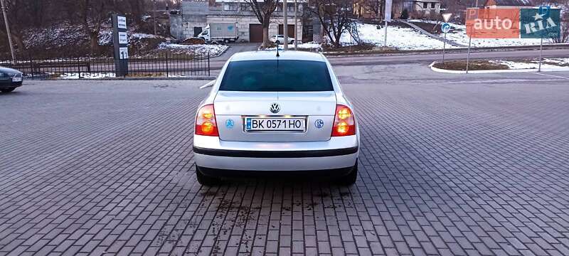 Седан Volkswagen Passat 2002 в Славском