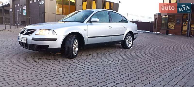 Седан Volkswagen Passat 2002 в Славском