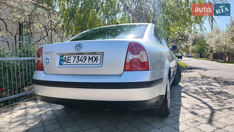 Седан Volkswagen Passat 2003 в Кривом Роге