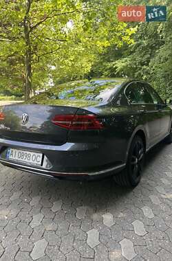 Седан Volkswagen Passat 2019 в Киеве