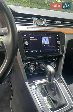 Седан Volkswagen Passat 2019 в Киеве