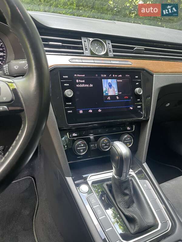 Седан Volkswagen Passat 2019 в Киеве