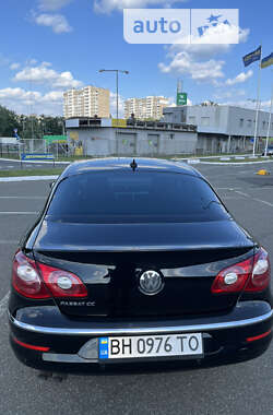 Седан Volkswagen Passat 2010 в Киеве