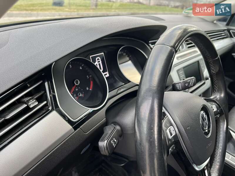 Универсал Volkswagen Passat 2016 в Золочеве фото 42 Универсал Volkswagen Passat 2016 в Золочеве