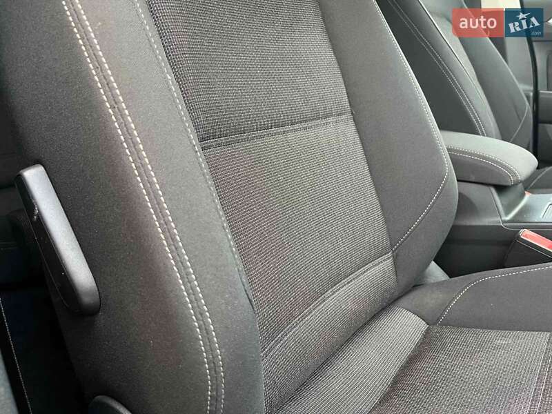 Универсал Volkswagen Passat 2016 в Золочеве фото 81 Универсал Volkswagen Passat 2016 в Золочеве