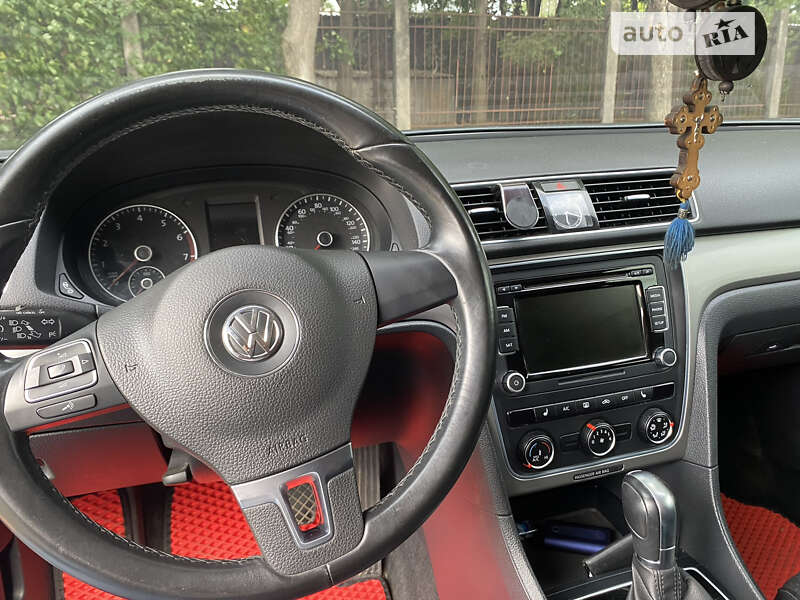 Седан Volkswagen Passat 2015 в Миколаєві