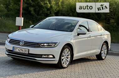 Седан Volkswagen Passat 2015 в Виннице