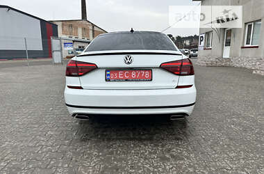 Седан Volkswagen Passat 2018 в Луцке