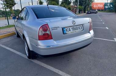 Седан Volkswagen Passat 2004 в Киеве