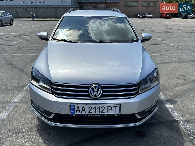Універсал Volkswagen Passat 2011 в Києві