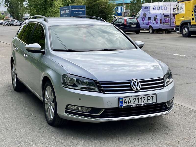 Універсал Volkswagen Passat 2011 в Києві