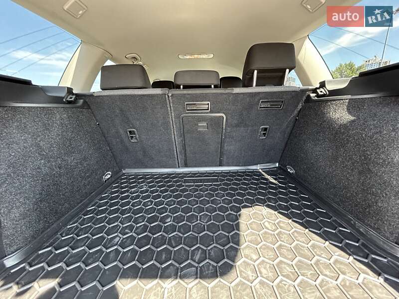 Універсал Volkswagen Passat 2011 в Києві