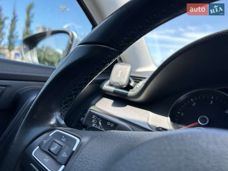 Універсал Volkswagen Passat 2011 в Києві