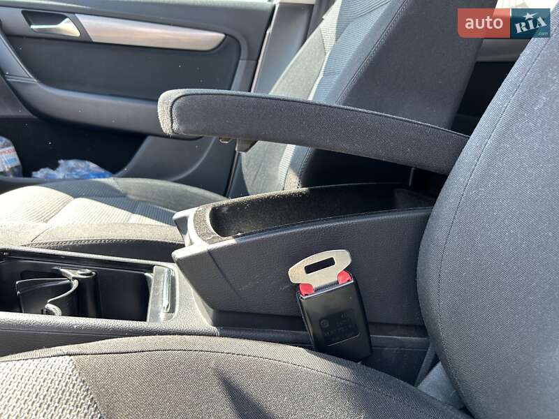 Універсал Volkswagen Passat 2011 в Києві