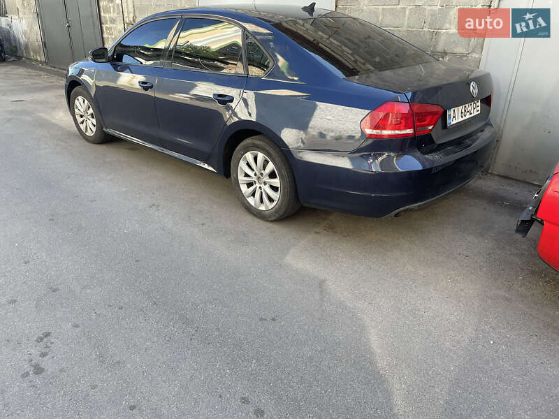 Седан Volkswagen Passat 2013 в Киеве