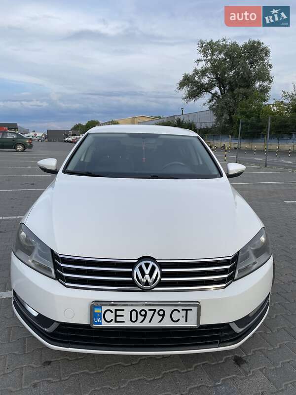 Седан Volkswagen Passat 2011 в Чернівцях