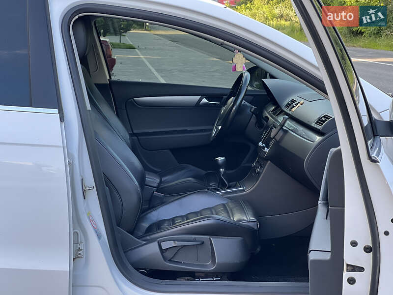 Универсал Volkswagen Passat 2011 в Ужгороде