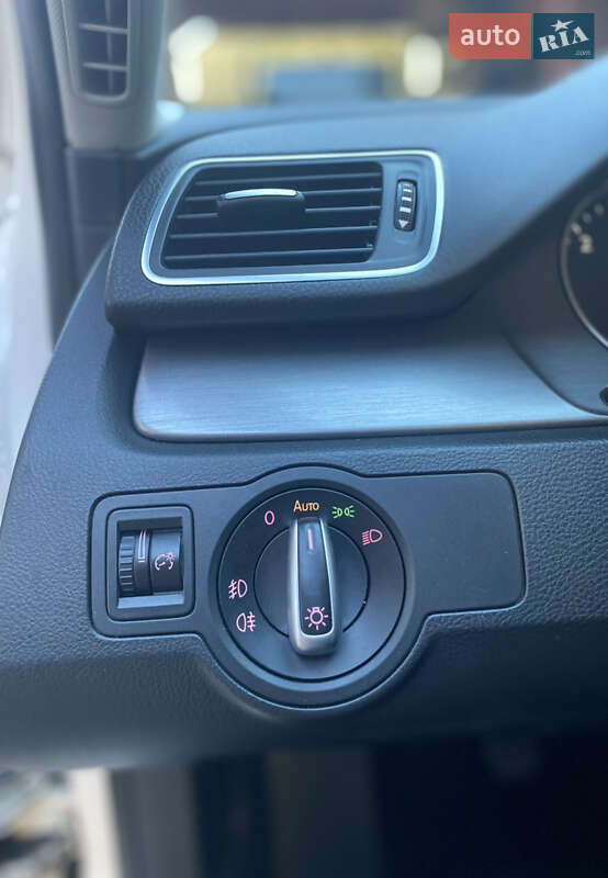 Универсал Volkswagen Passat 2011 в Ужгороде