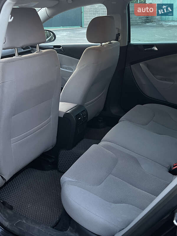 Універсал Volkswagen Passat 2006 в Вараші