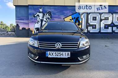 Седан Volkswagen Passat 2011 в Харкові