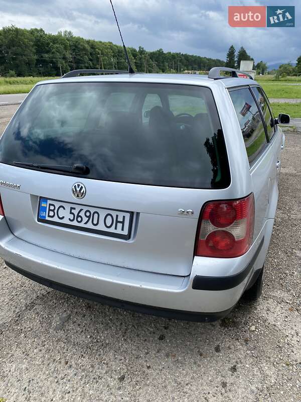 Универсал Volkswagen Passat 2002 в Самборе