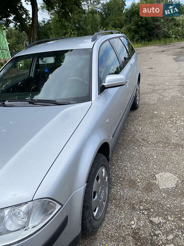 Универсал Volkswagen Passat 2002 в Самборе