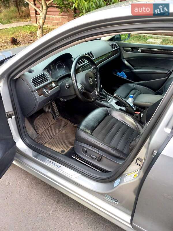 Седан Volkswagen Passat 2013 в Одесі