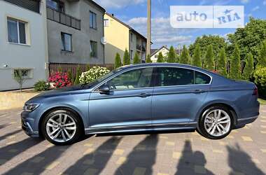 Седан Volkswagen Passat 2018 в Жовкве