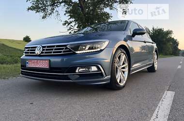 Седан Volkswagen Passat 2018 в Жовкве