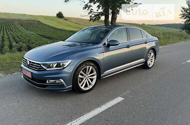 Седан Volkswagen Passat 2018 в Жовкве