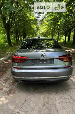 Седан Volkswagen Passat 2017 в Києві