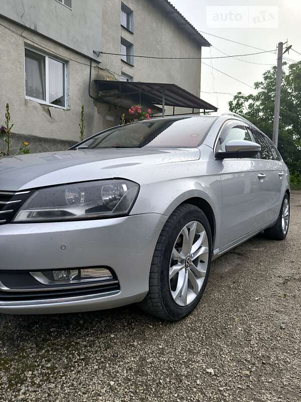 Универсал Volkswagen Passat 2012 в Кельменцах