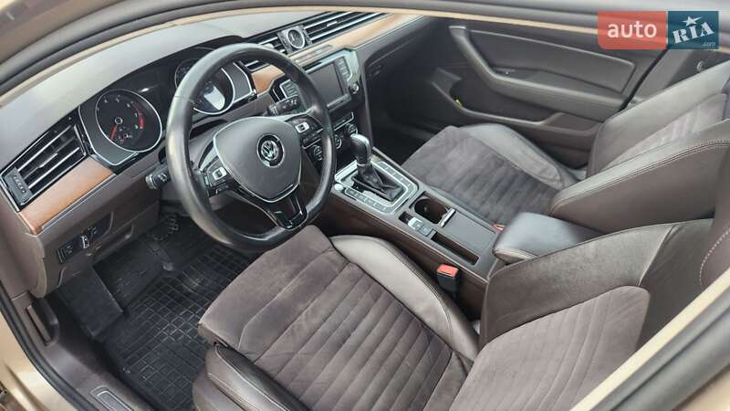 Седан Volkswagen Passat 2015 в Долинській