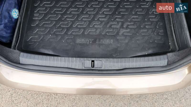 Седан Volkswagen Passat 2015 в Долинській