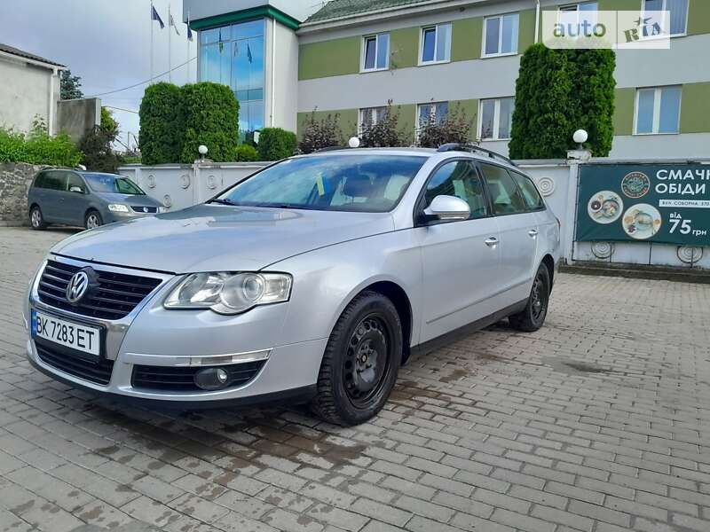 Універсал Volkswagen Passat 2008 в Рівному